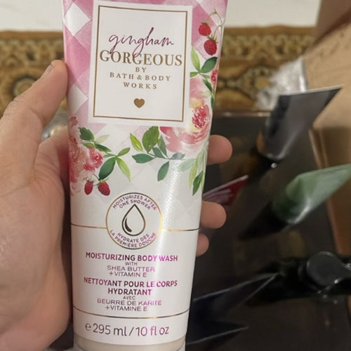 Gingham Gorgeous Moisturizing Body Wash